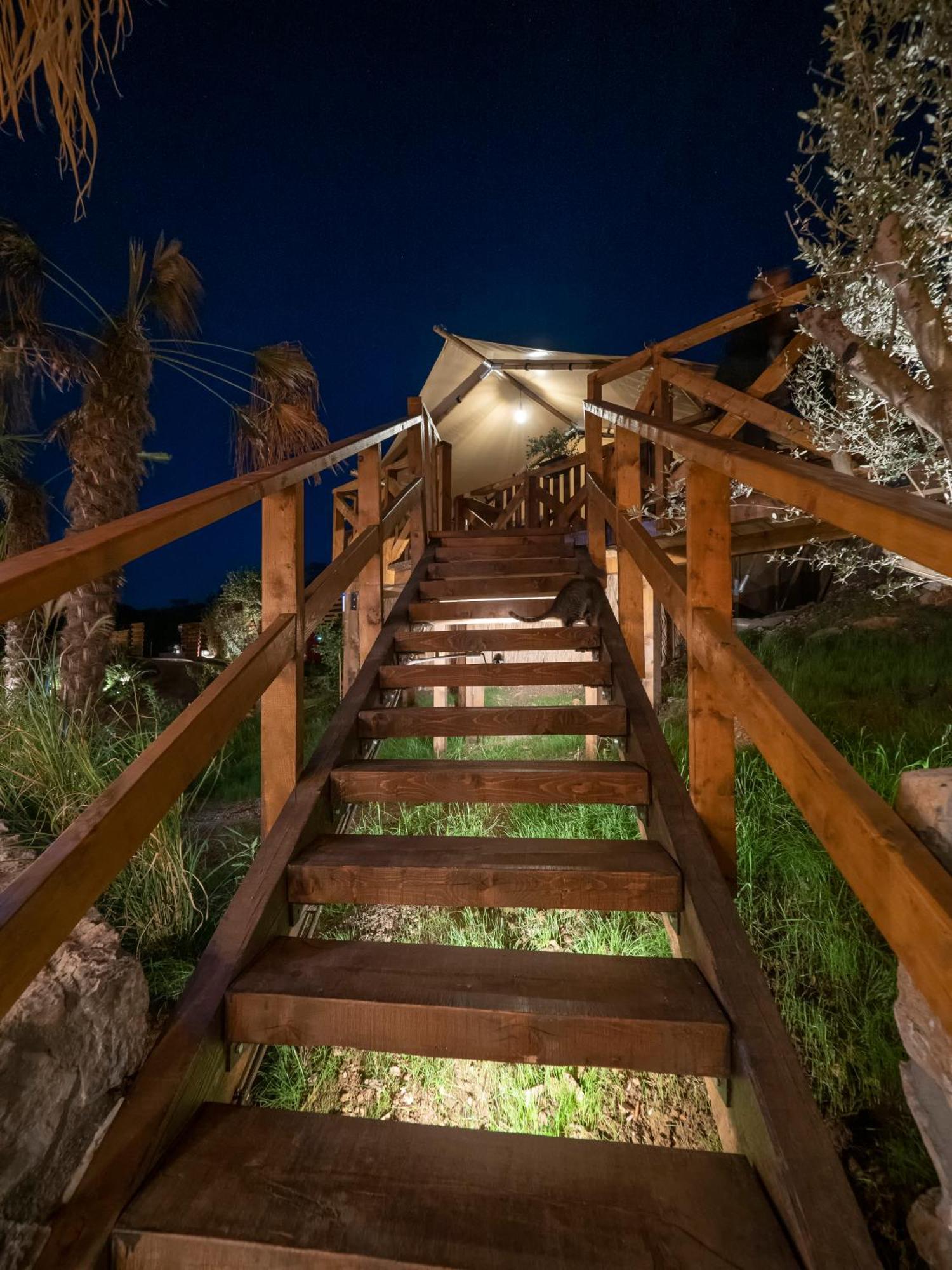 Sea Glamping Otel Kotor Dış mekan fotoğraf