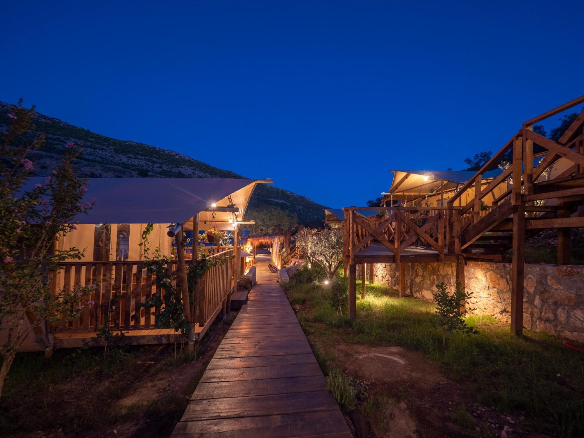 Sea Glamping Otel Kotor Dış mekan fotoğraf