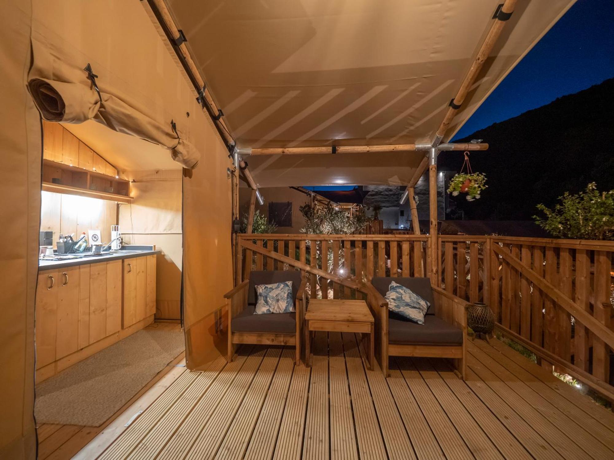 Sea Glamping Otel Kotor Dış mekan fotoğraf