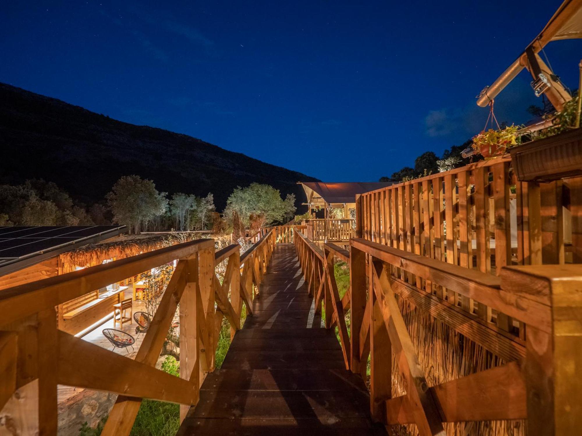 Sea Glamping Otel Kotor Dış mekan fotoğraf