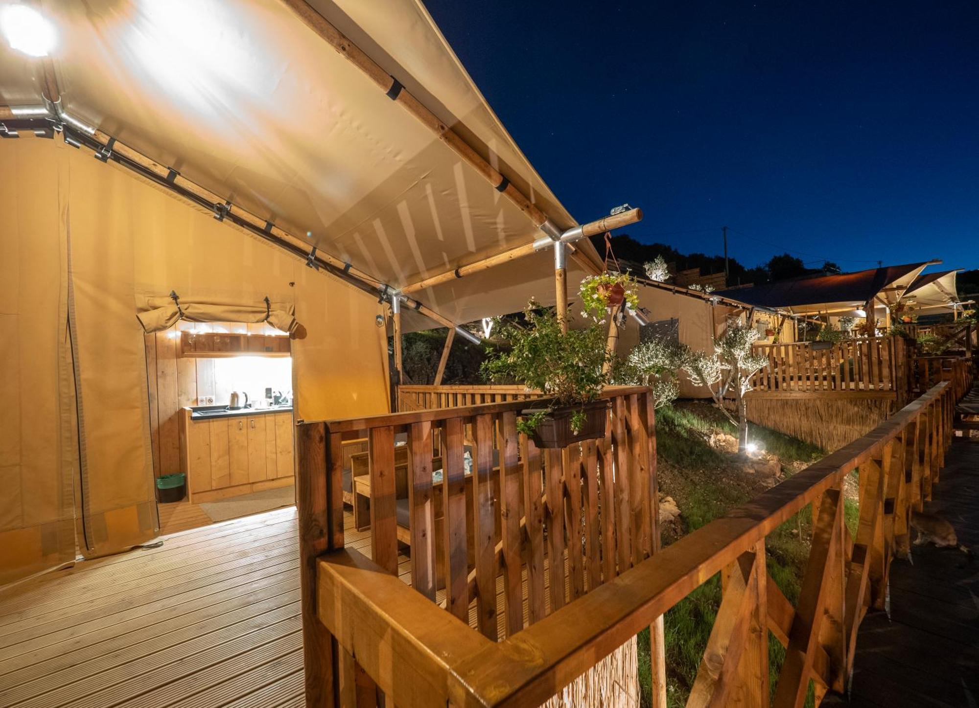 Sea Glamping Otel Kotor Dış mekan fotoğraf